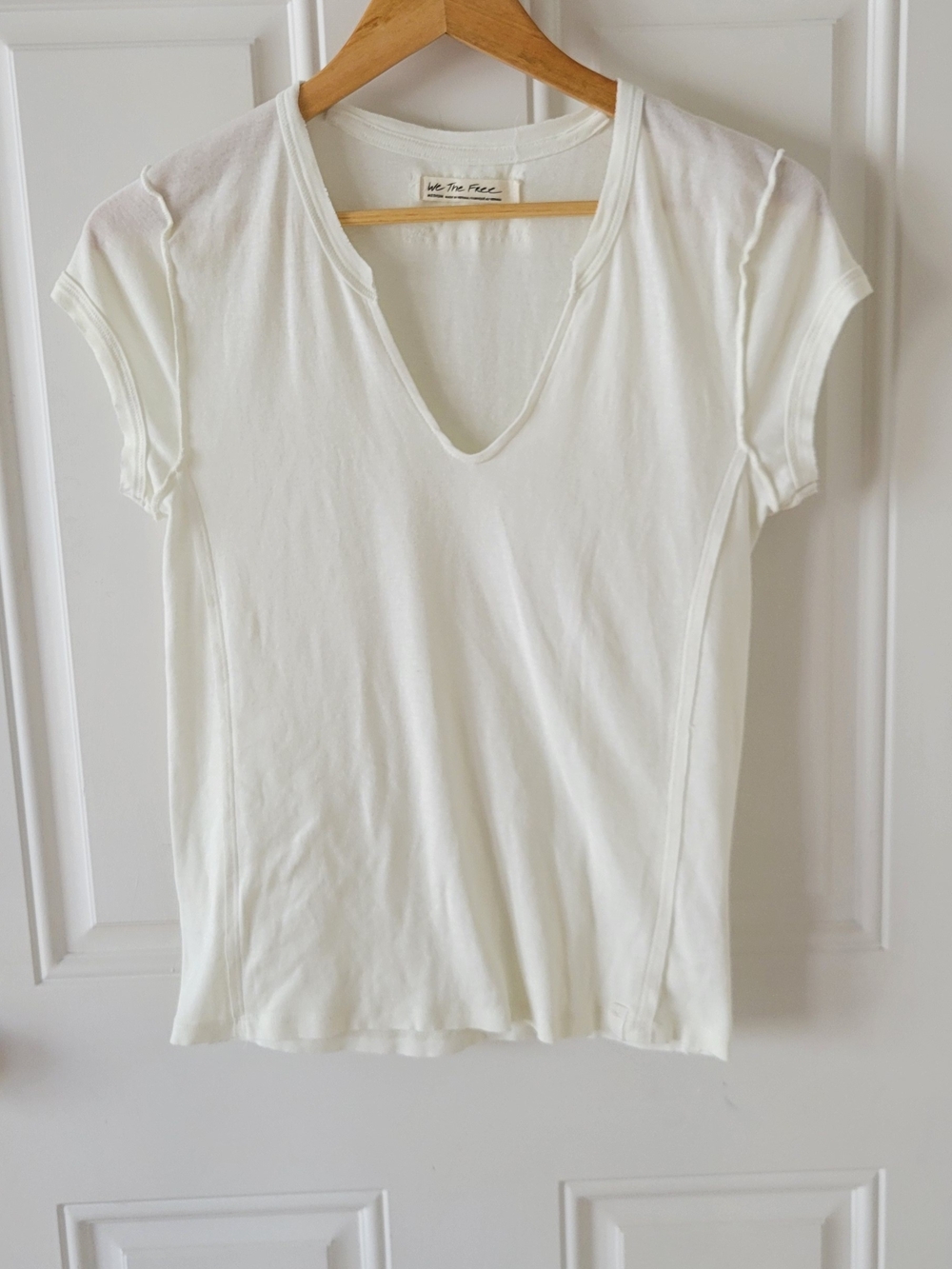 We The Free Cream V-Neck Short Sleeve Tee